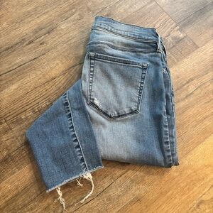 PacSun Women’s Size 29 High Rise Jegging Medium Blue Jeans Distressed Raw Hem